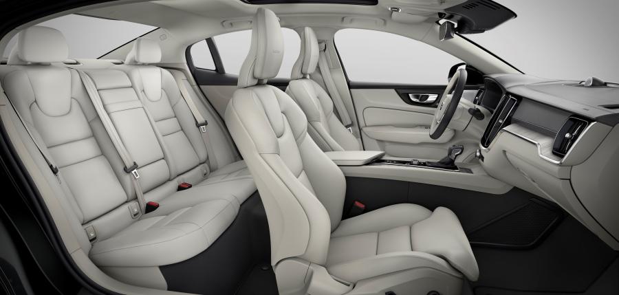 Интерьер Volvo S60 T6 Inscription 2018 года  (WW) (фото 26 из 65)